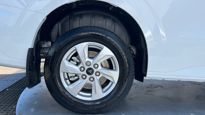 Ford Transit Custom E-320 L1 Rwd 100kW 71kWh H1 Van Limited Auto - Image 7